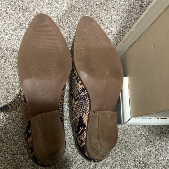 Chelsea & Violet Snakeskin pattern leather booties size 6.5 - Picture 11 of 11